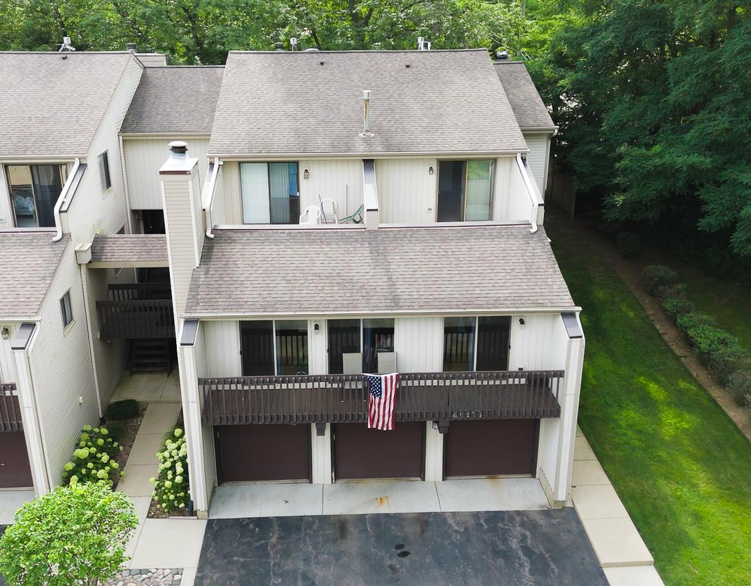 71 White Oaks Rd., Fox Lake, IL 60020