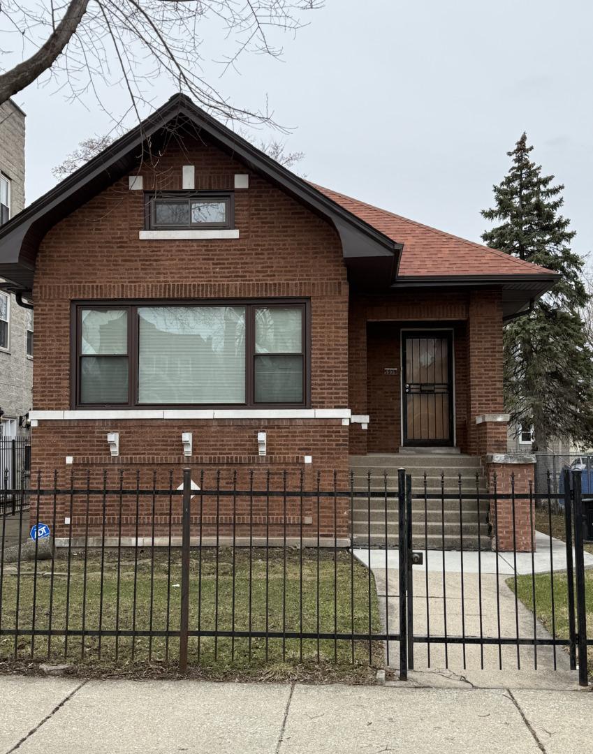 5939 W Huron St., Chicago, IL 60644