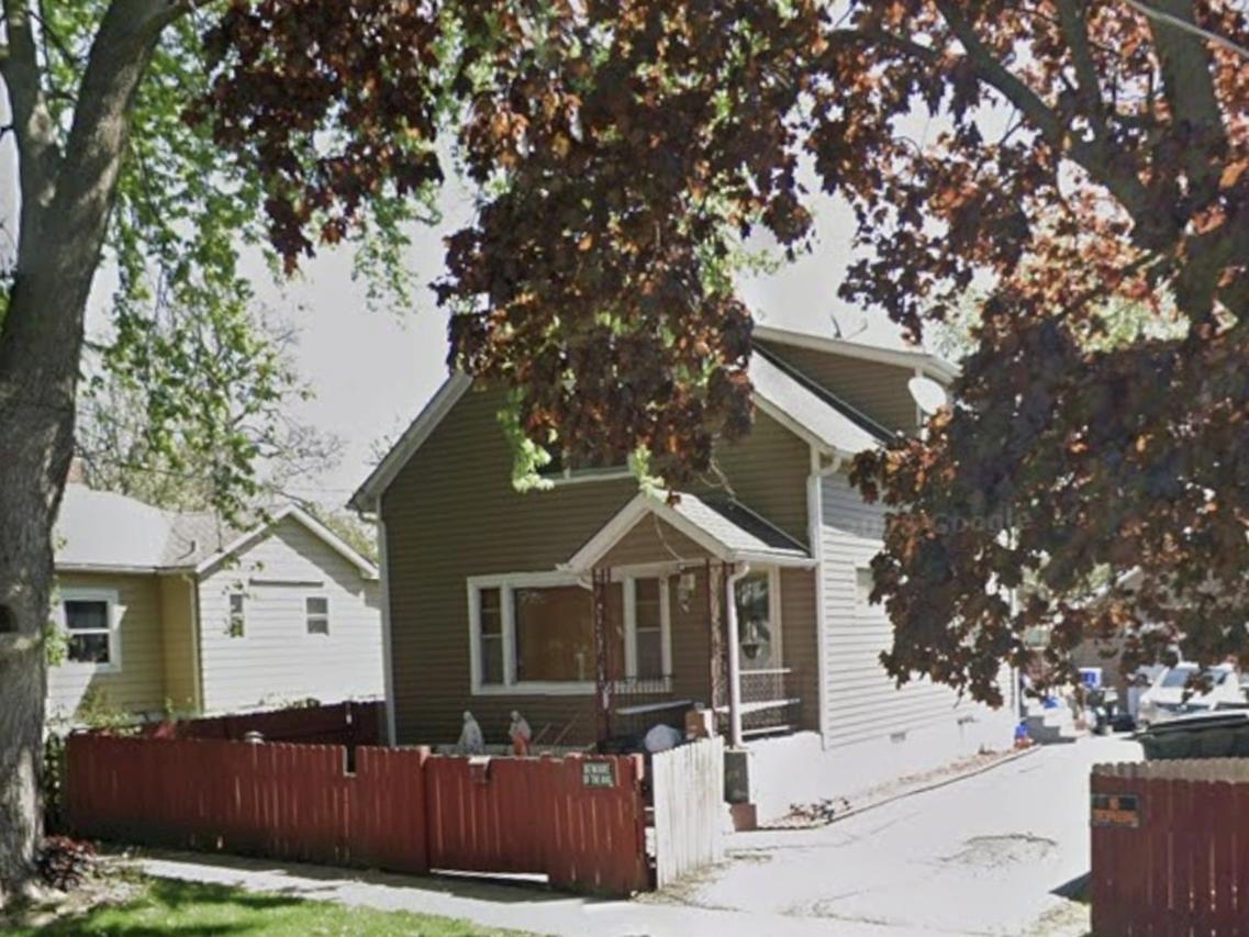 617 Cleveland St., Aurora, IL 60505