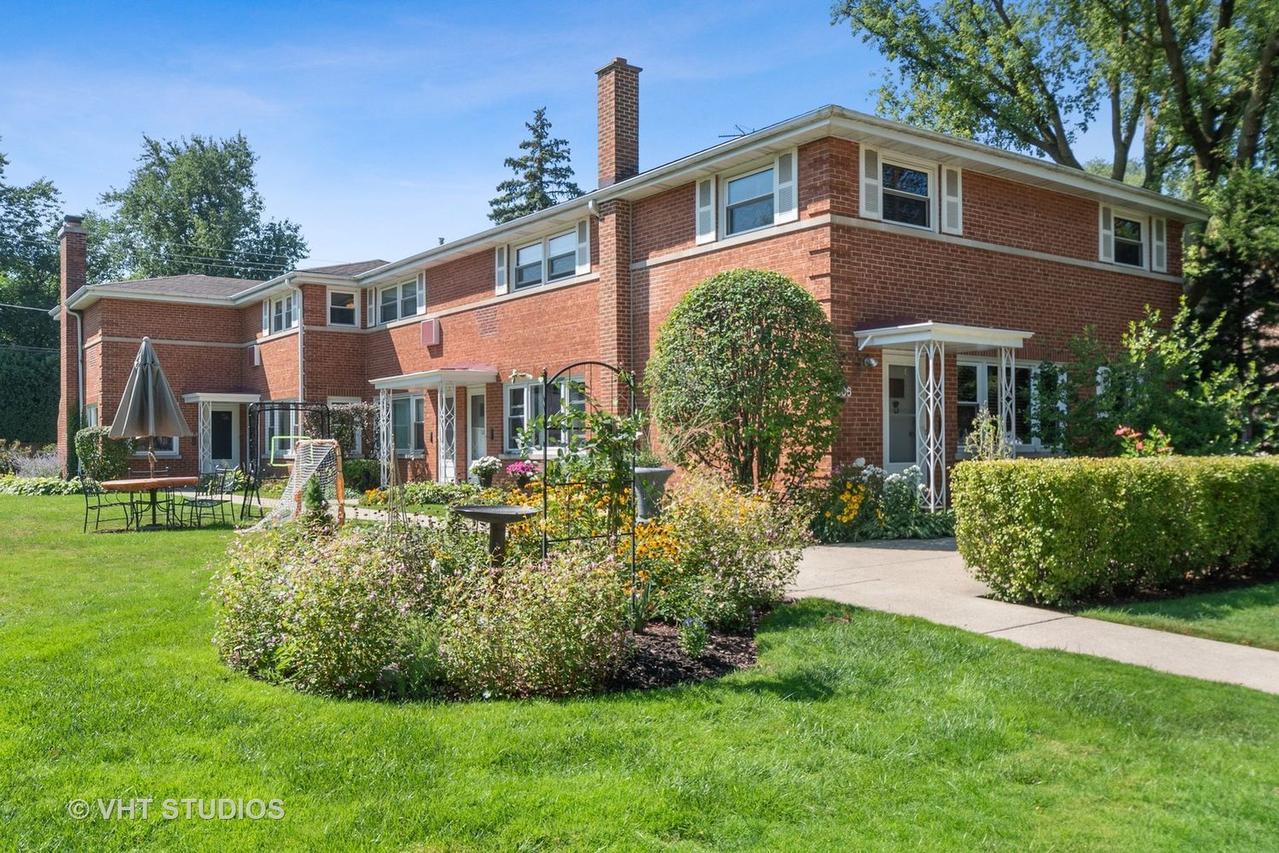 1812 Oakton St., Evanston, IL 60202