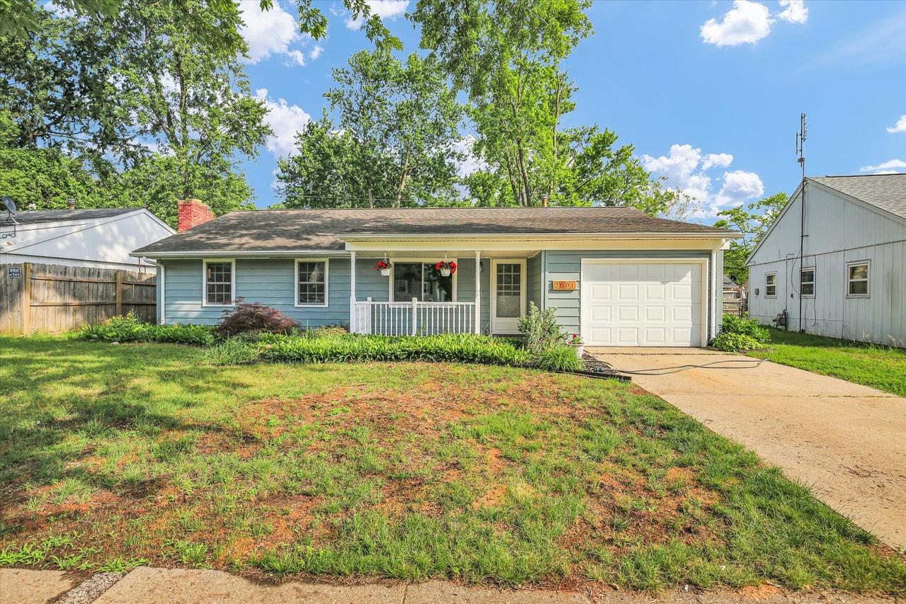 2801 Sangamon Dr., Champaign, IL 61821