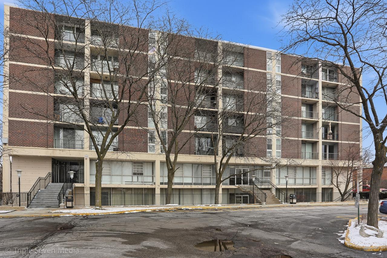 1043 S York Rd. #402, Bensenville, IL 60106