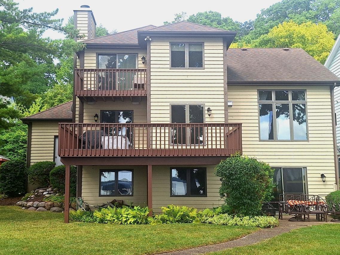 171 Waltonian Ter., Fox Lake, IL 60020