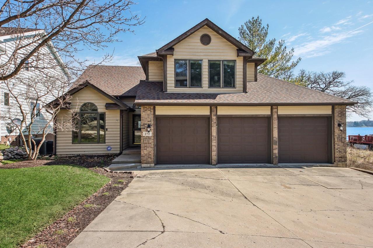 171 Waltonian Ter., Fox Lake, IL 60020