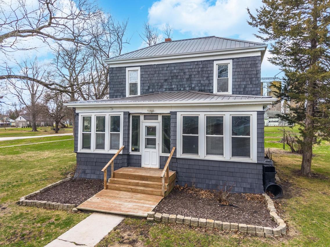 26 Lafayette St., Saunemin, IL 61769
