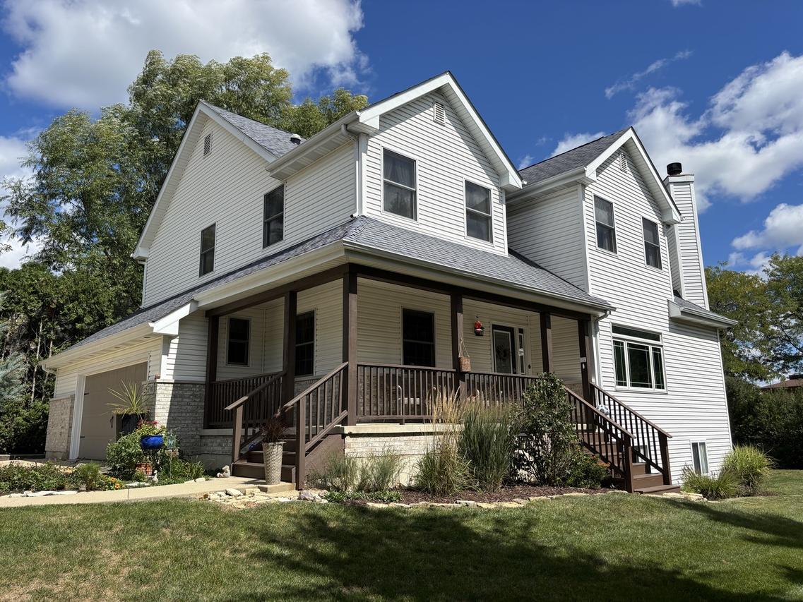 2S590 Seraph Holmes Ct., Warrenville, IL 60555