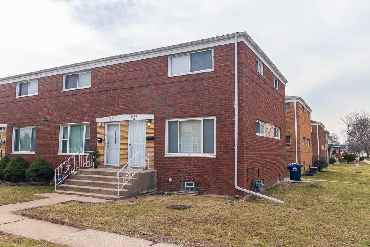 1203 S 17th Ave. #A, Maywood, IL 60153