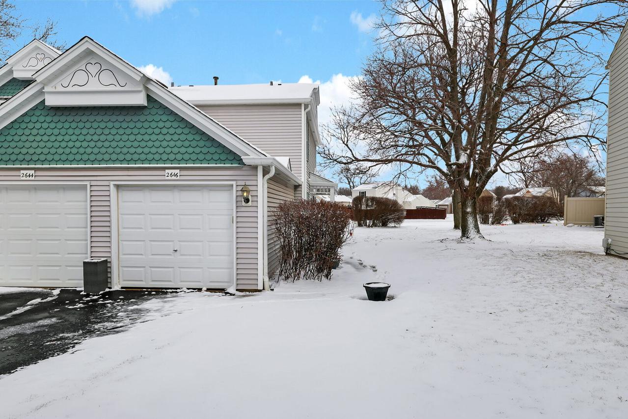 2646 Country Oaks Ct., Aurora, IL 60502