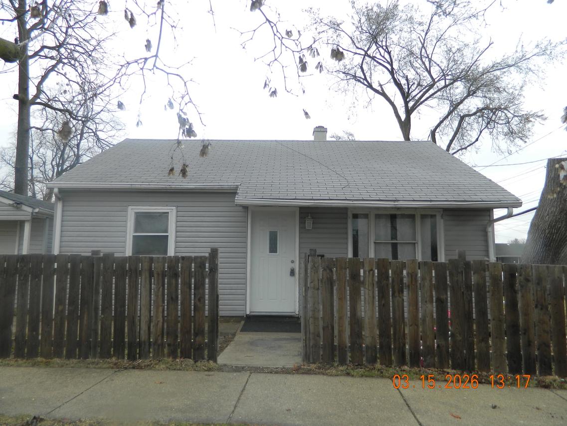 202 N Loucks St., Aurora, IL 60505