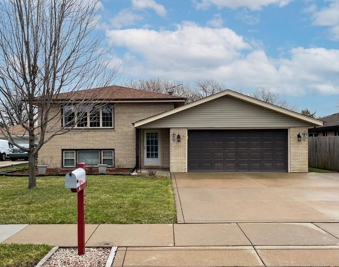 8233 S 76th Ave., Bridgeview, IL 60455