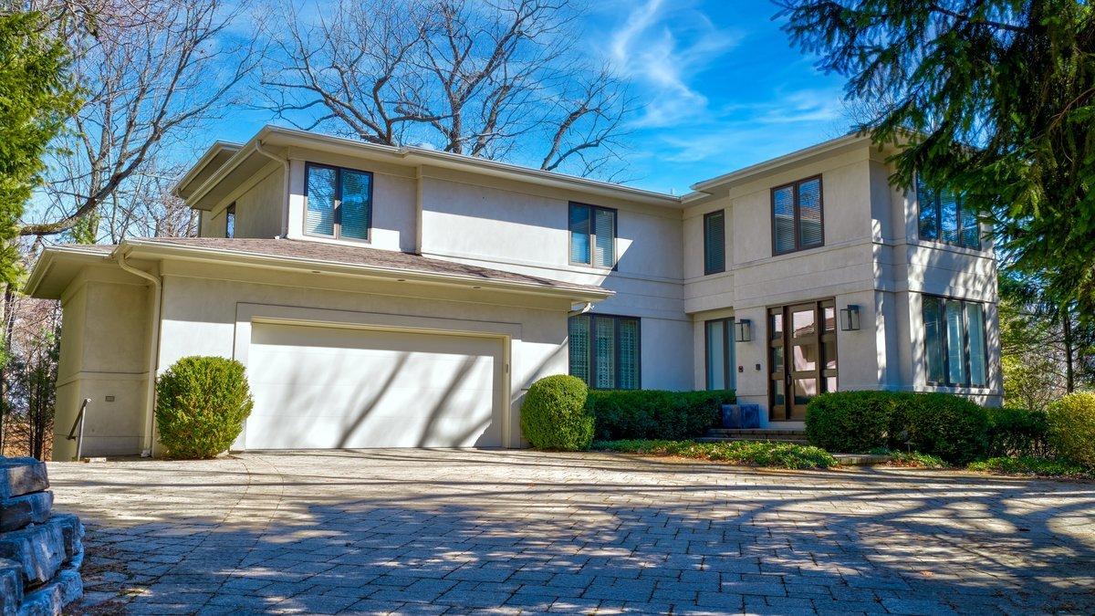 1643 Sylvester Pl., Highland Park, IL 60035