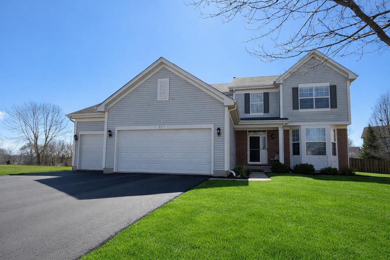 537 W Mara Lynn Ct., Round Lake, IL 60073