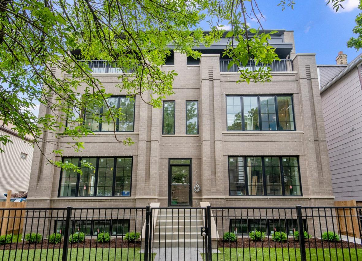 1517 W Barry Ave. #2W, Chicago, IL 60657