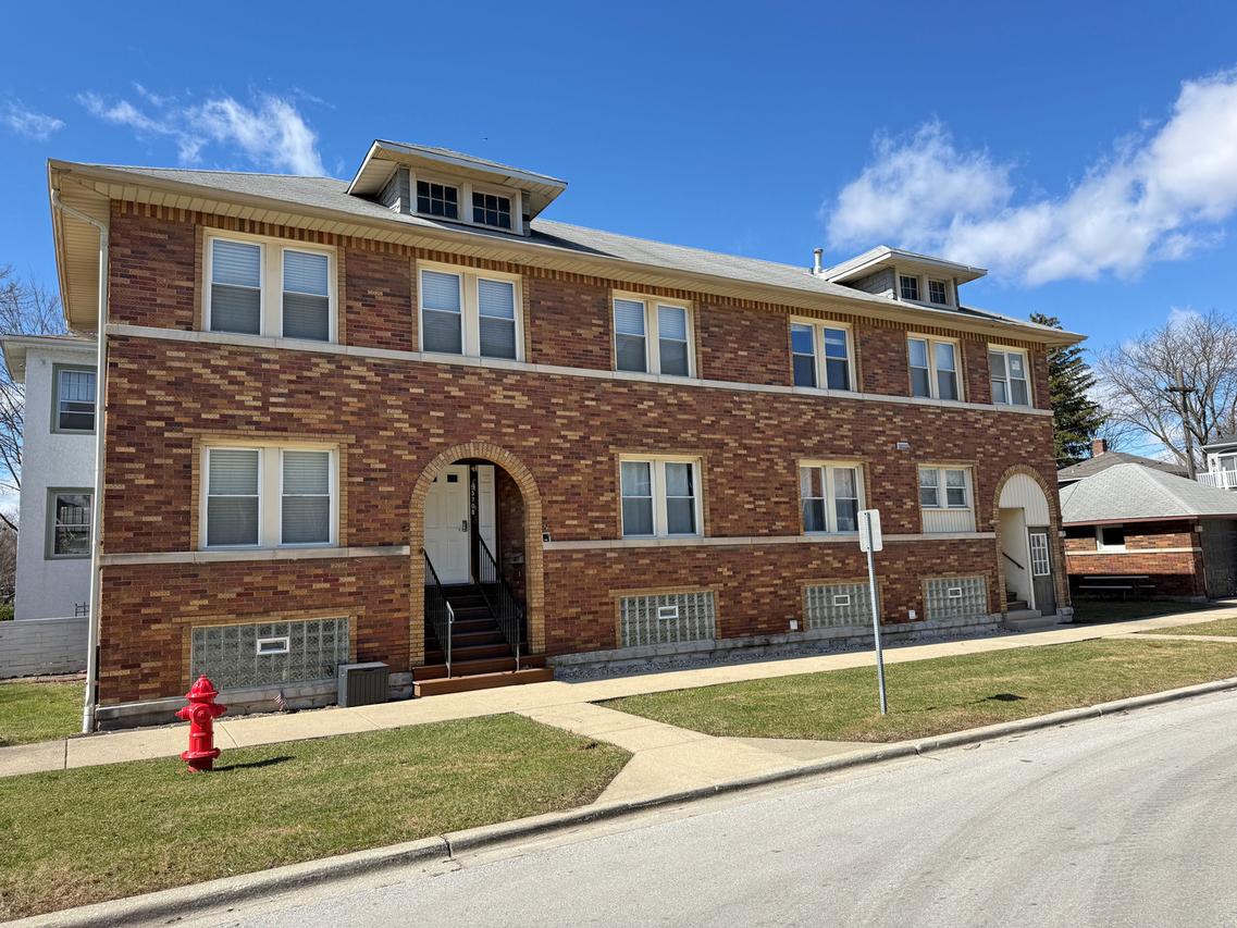 3708 Sunnyside Ave., Brookfield, IL 60513