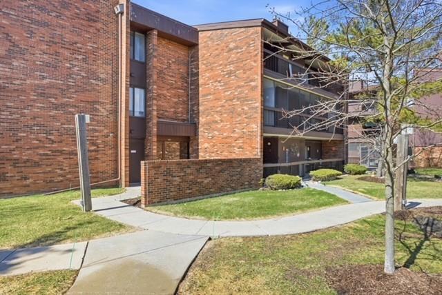 14517 Sussex Ct. #ph1, Oak Forest, IL 60452