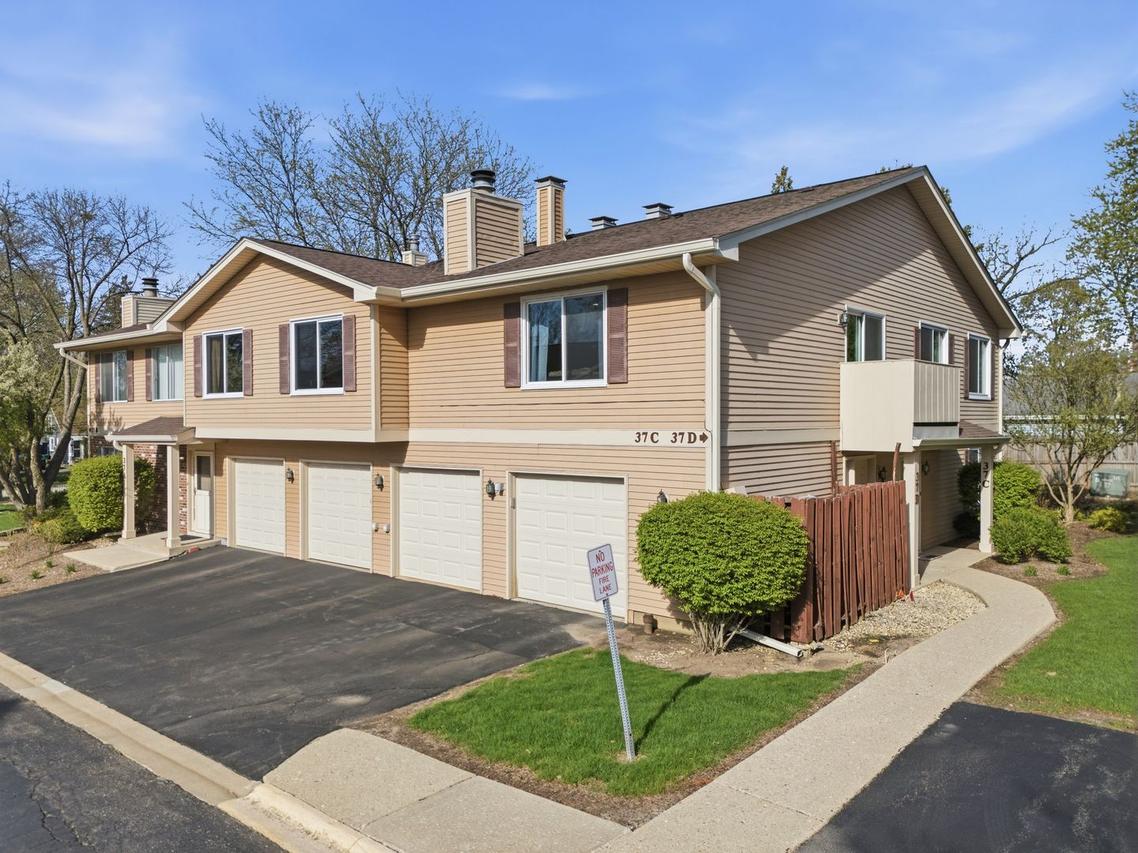 37 E Hickory St. #D, Lombard, IL 60148