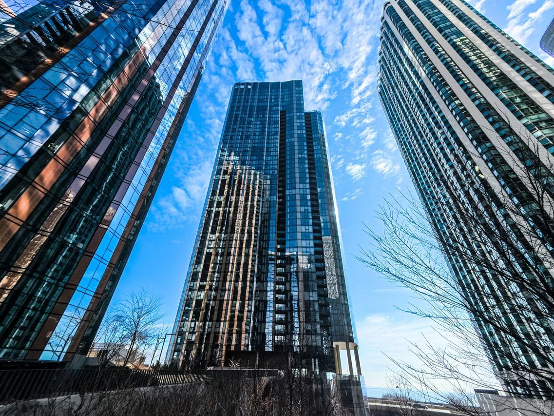 211 N Harbor Dr. #1307, Chicago, IL 60601