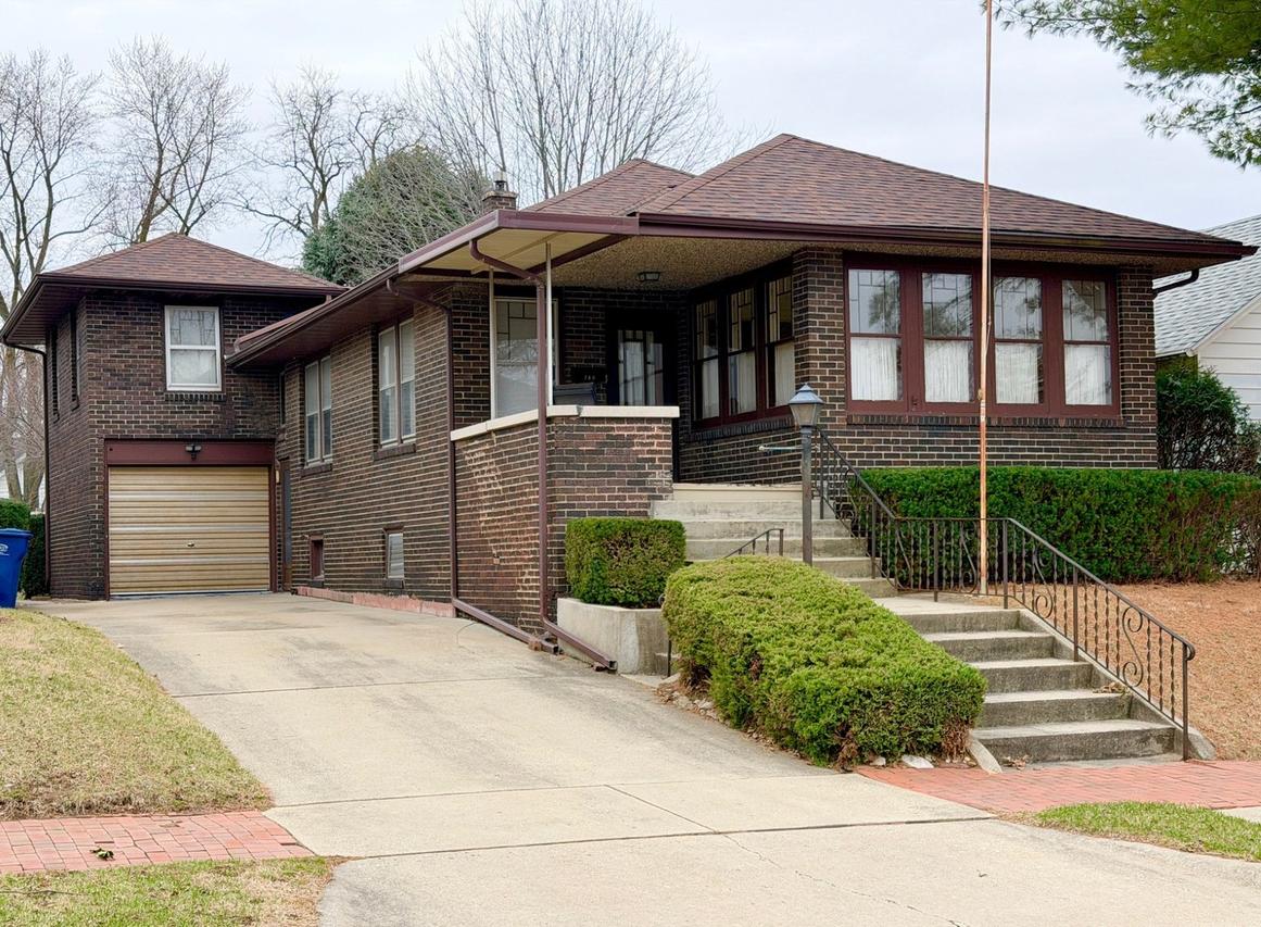 748 7th St., Lasalle, IL 61301