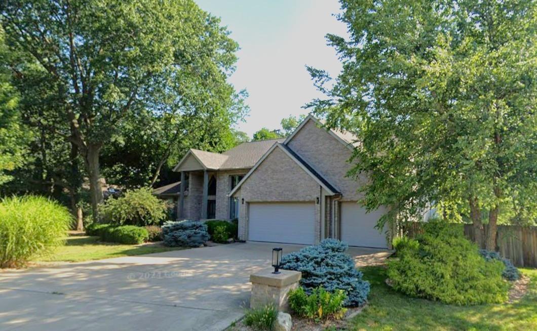 2710 8th Street Ct., Moline, IL 61265