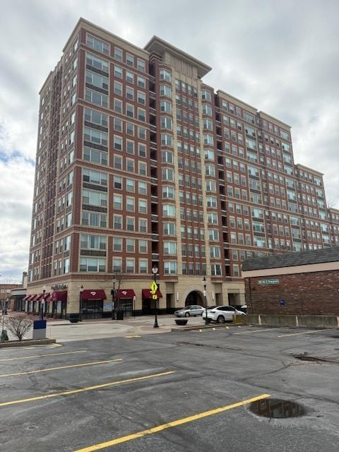 77 S Evergreen Ave. #801, Arlington Heights, IL 60005