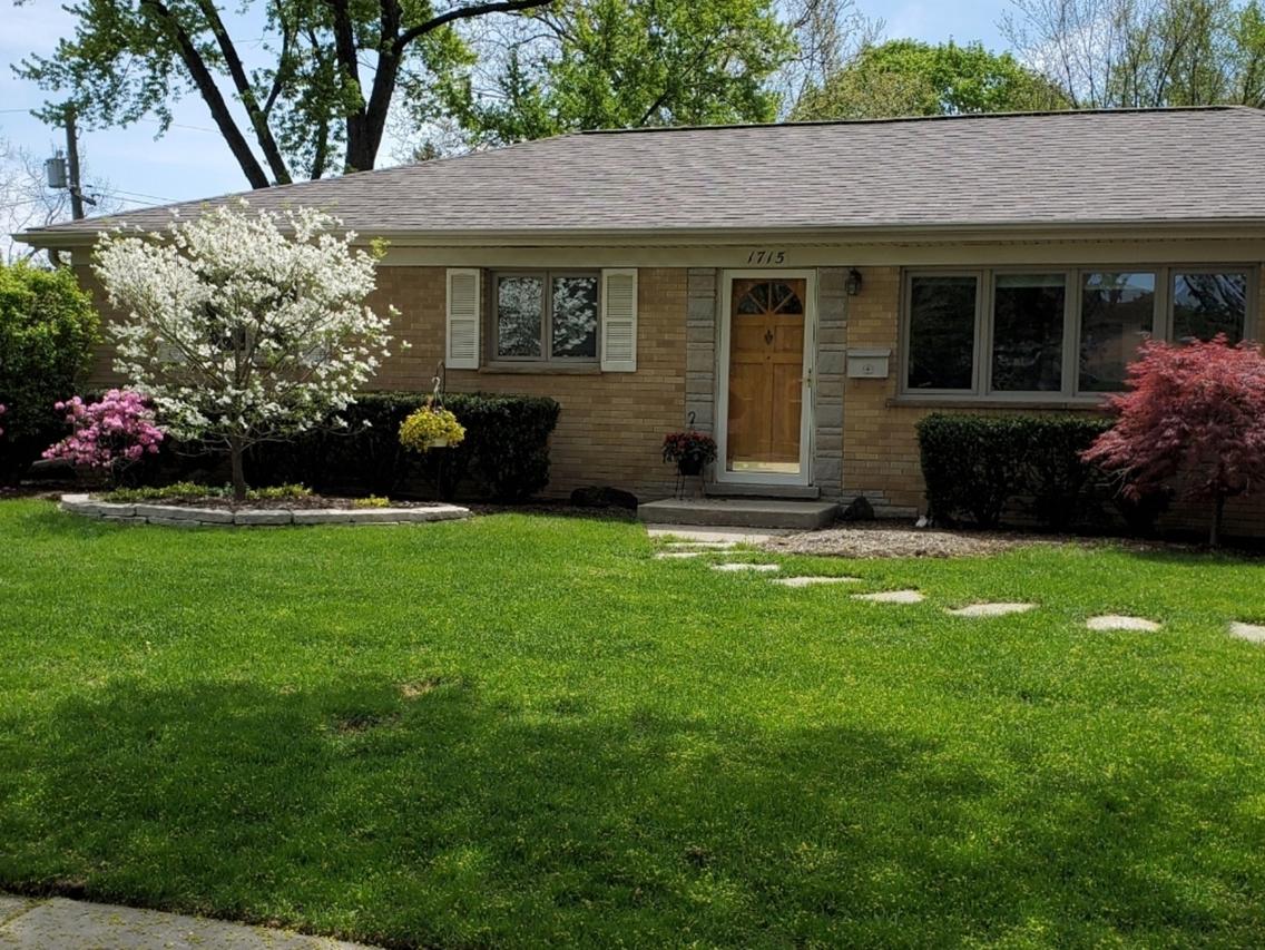 1715 Verde Ct., Mount Prospect, IL 60056