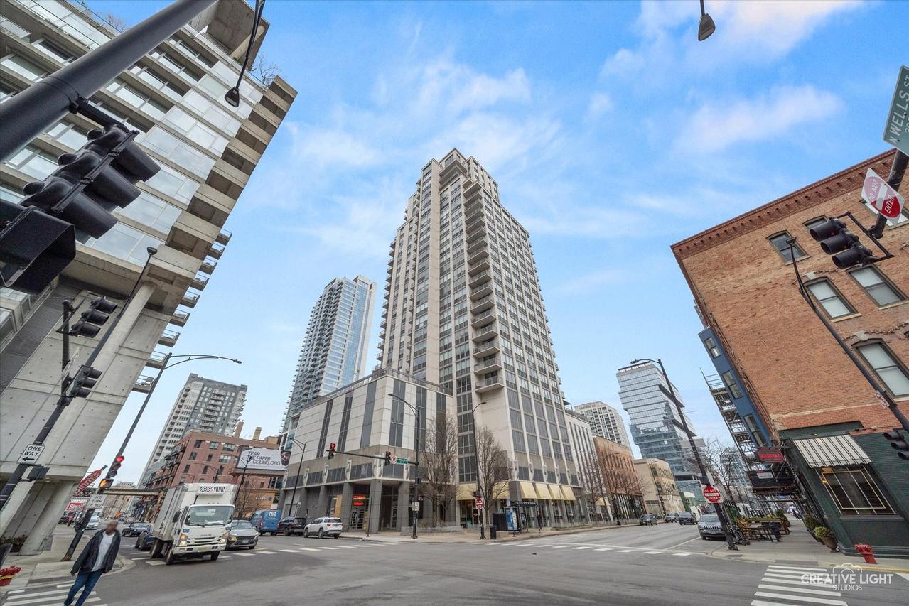200 W Grand Ave. #1504, Chicago, IL 60654