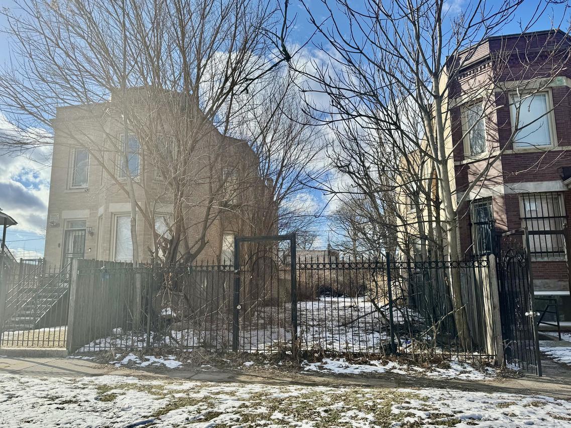 6838 S Langley Ave., Chicago, IL 60637