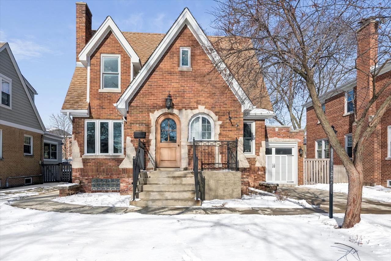 1438 Garden St., Park Ridge, IL 60068