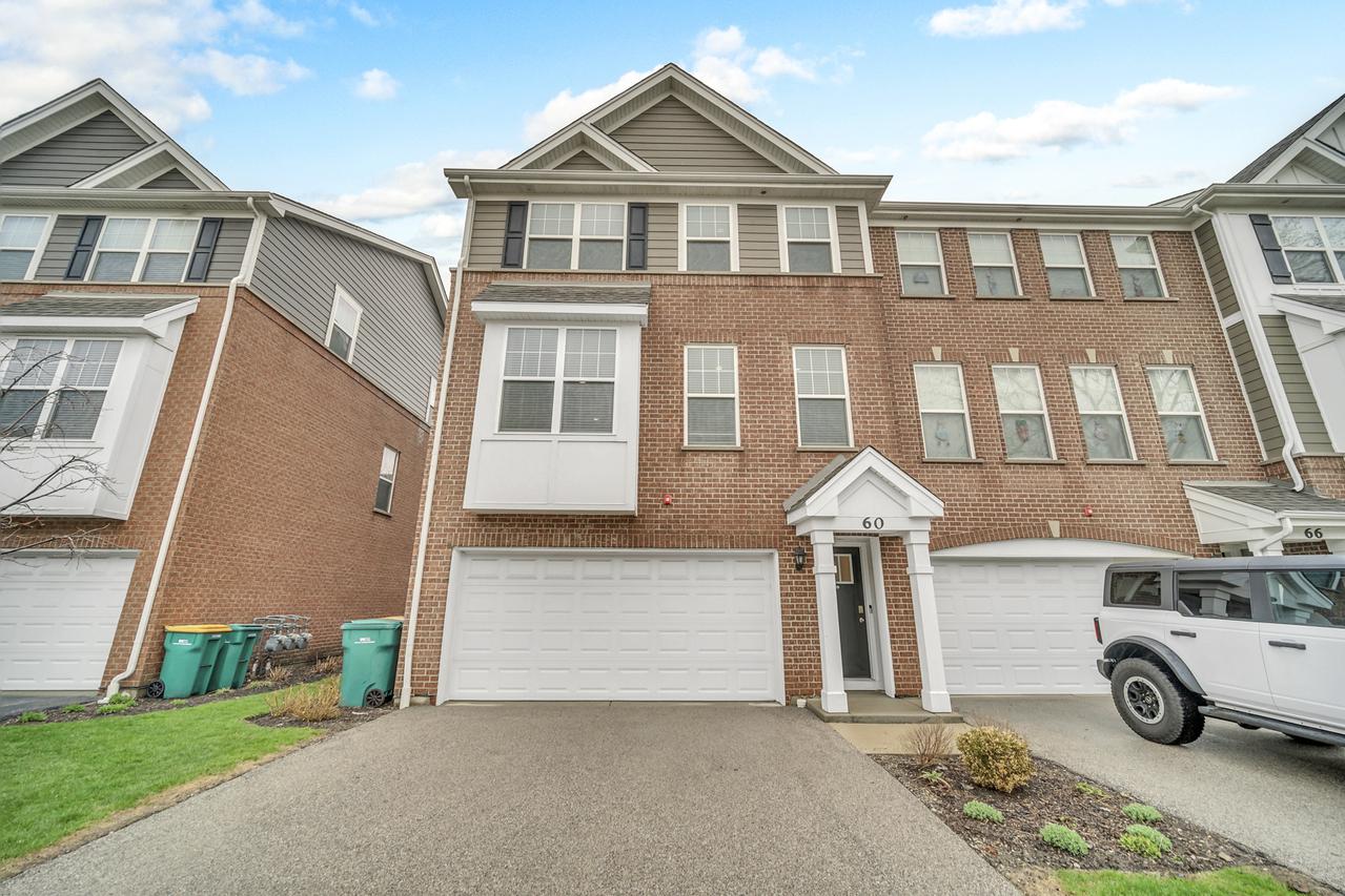 60 Grey Wolf Dr., Wheeling, IL 60090