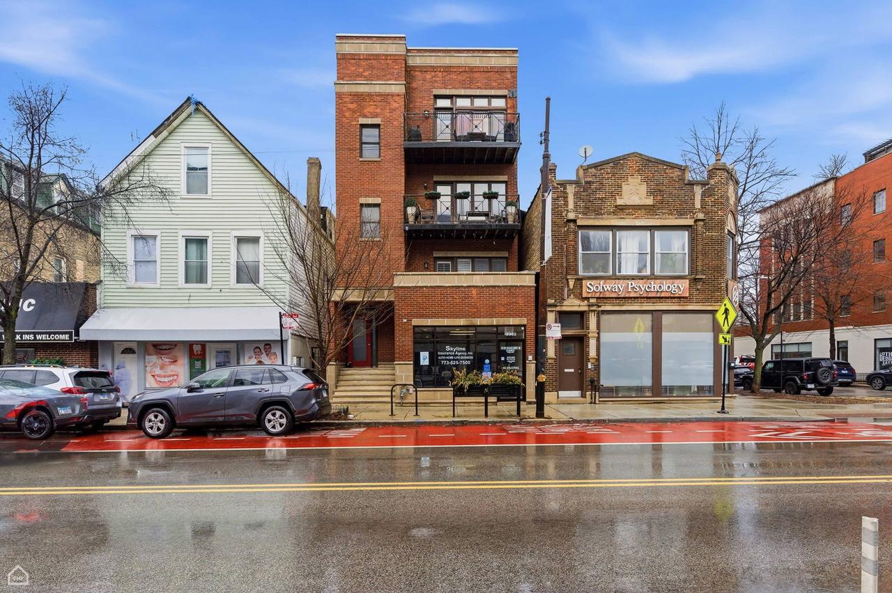 2302 W Belmont Ave. #4, Chicago, IL 60618