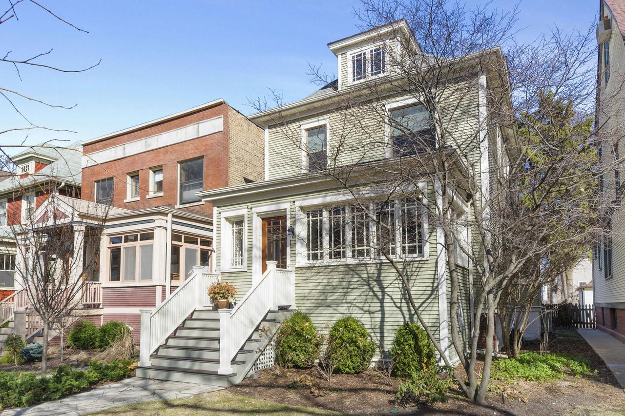 5231 N Lakewood Ave., Chicago, IL 60640