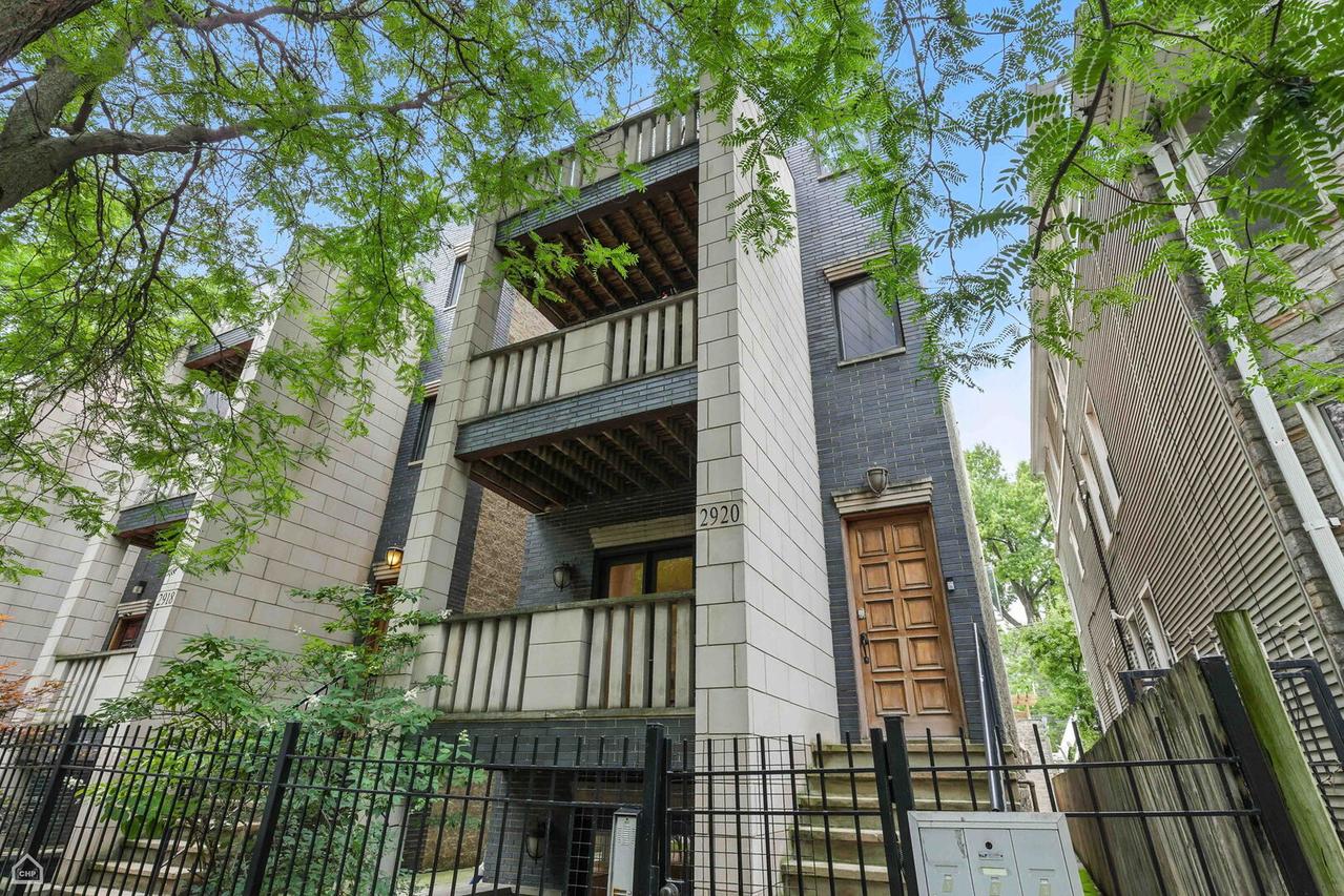 2920 N Damen Ave. #1, Chicago, IL 60618