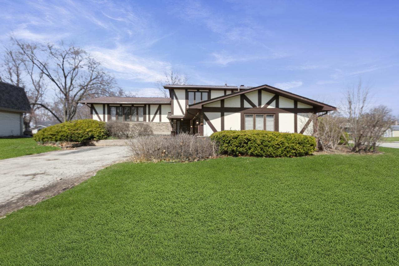 1400 Palmer St., Downers Grove, IL 60516