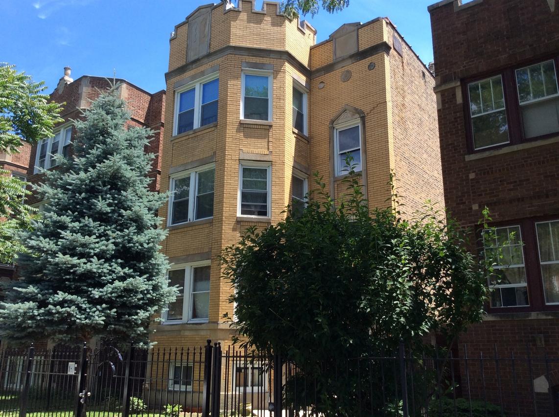 6429 N Claremont Ave., Chicago, IL 60645