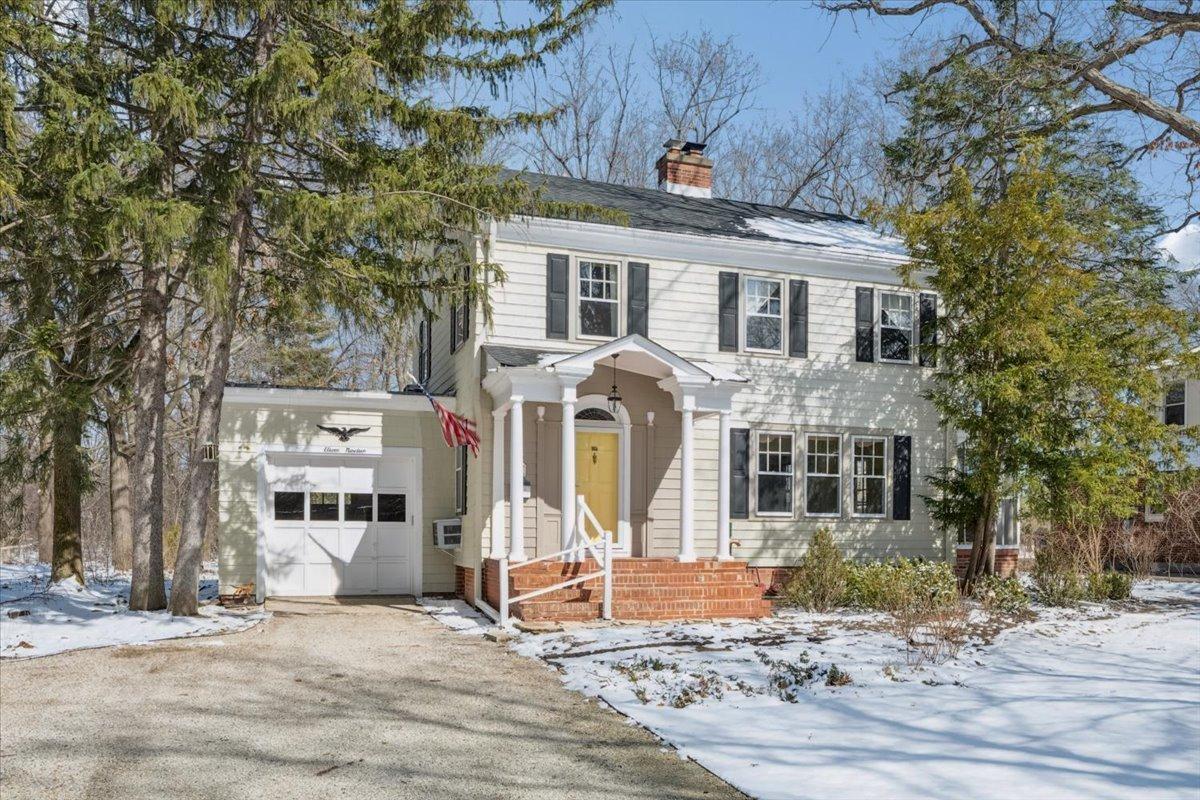 1119 Ridgewood Dr., Highland Park, IL 60035