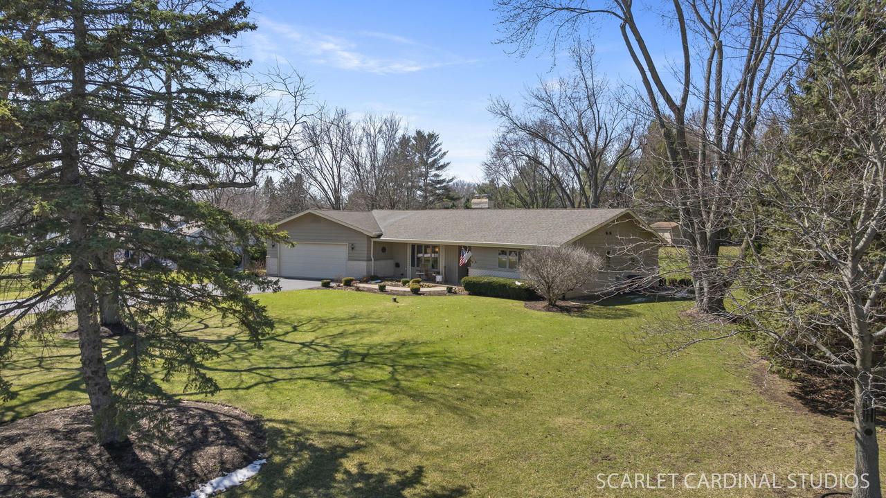 4N752 Brookside West Dr., St. Charles, IL 60175