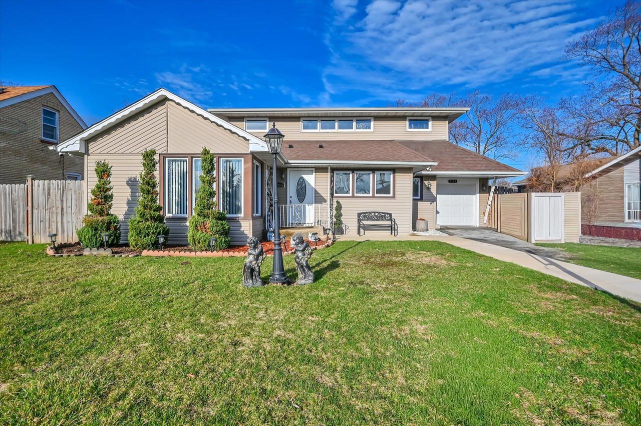 7964 Lavergne Ave., Burbank, IL 60459