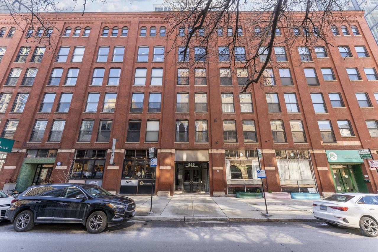 225 W Huron St. #420, Chicago, IL 60654