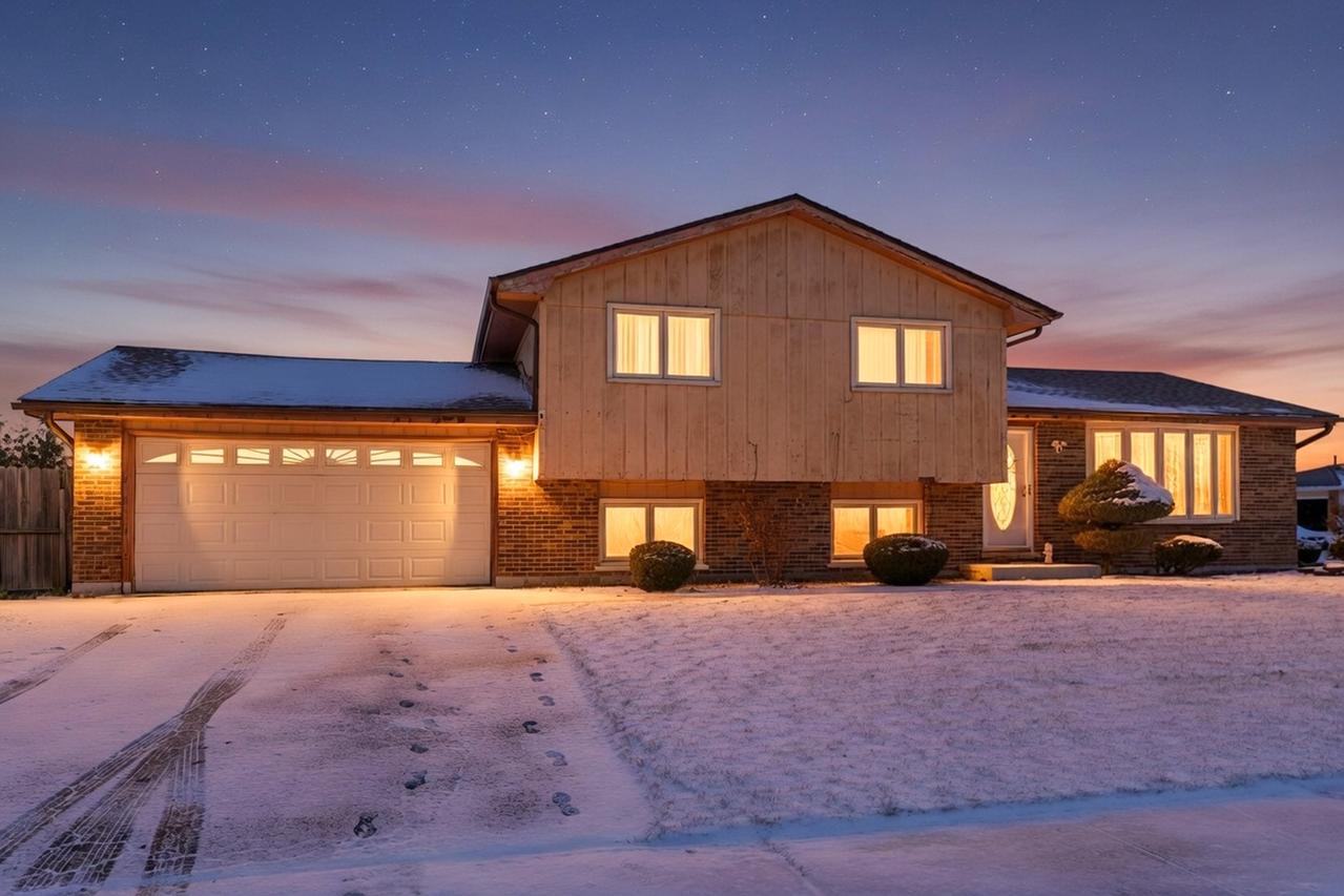 16942 89th Ave., Orland Hills, IL 60487