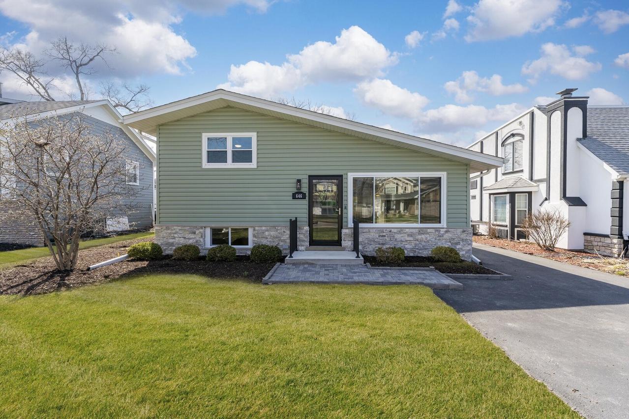 646 W Babcock Ave., Elmhurst, IL 60126