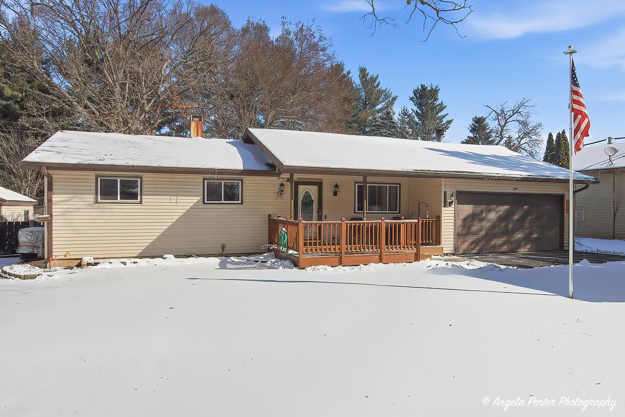 5218 Parkview Dr., Mccullom Lake, IL 60050