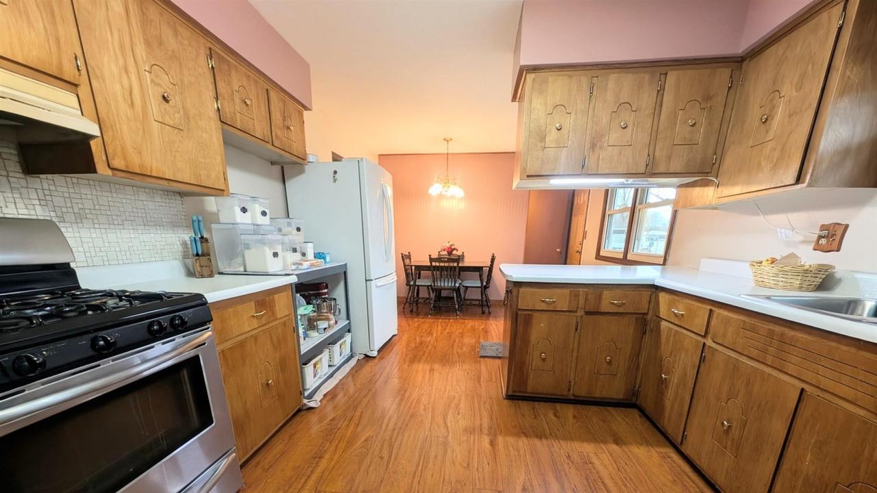 5790 Ada Dr., Roscoe, IL 61073