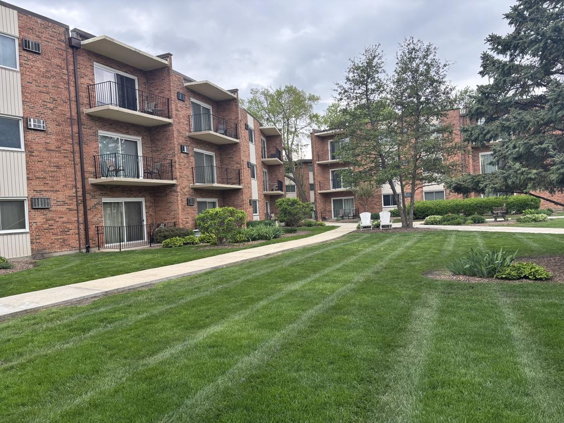 9717 S Keeler Ave. #209, Oak Lawn, IL 60453