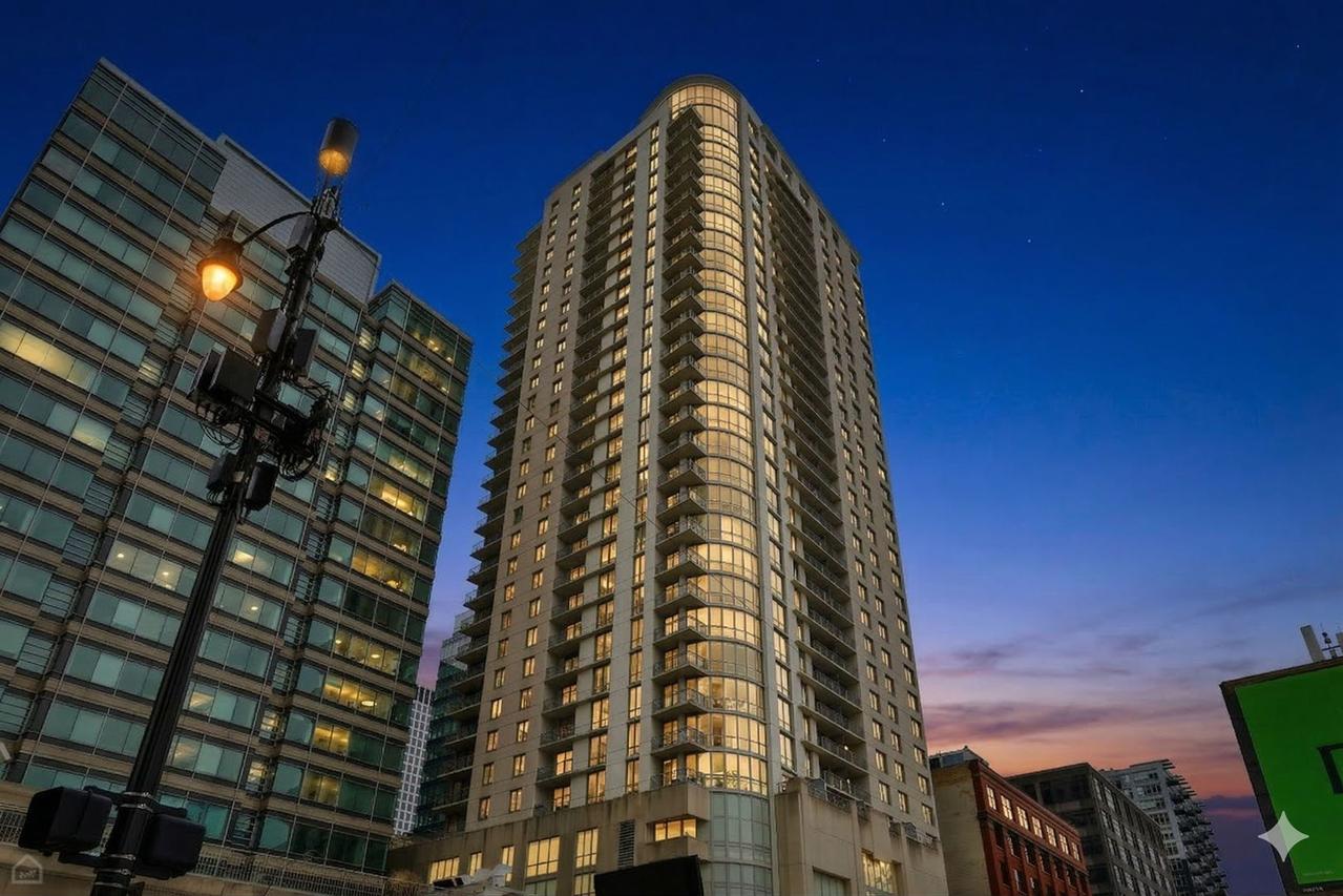 125 S Jefferson St. #1901, Chicago, IL 60661