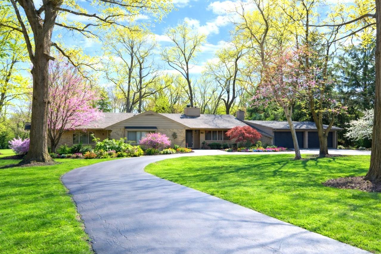 1316 Mineral Springs Rd., Sterling, IL 61081