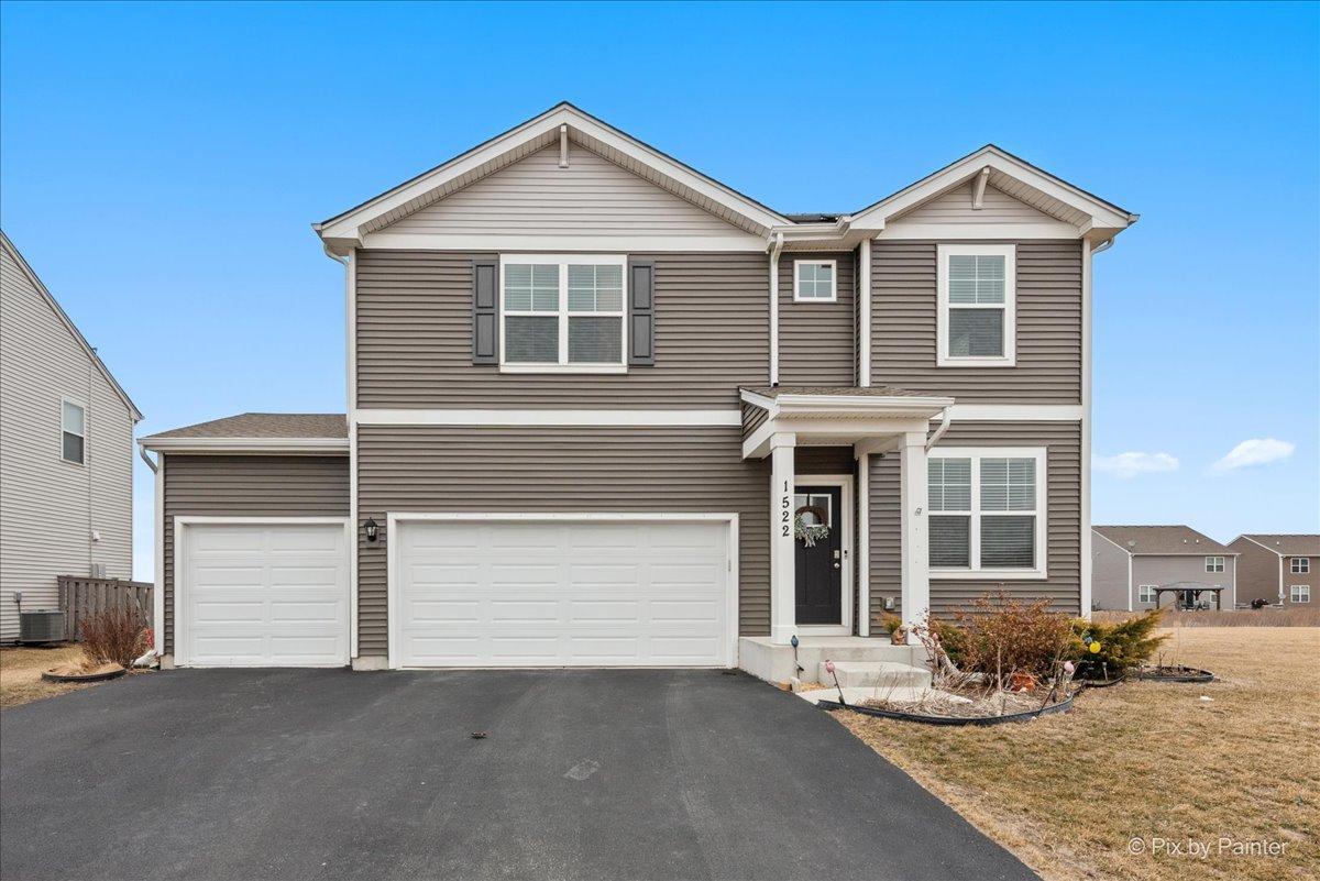 1522 Hollow Tree Ln., Pingree Grove, IL 60140