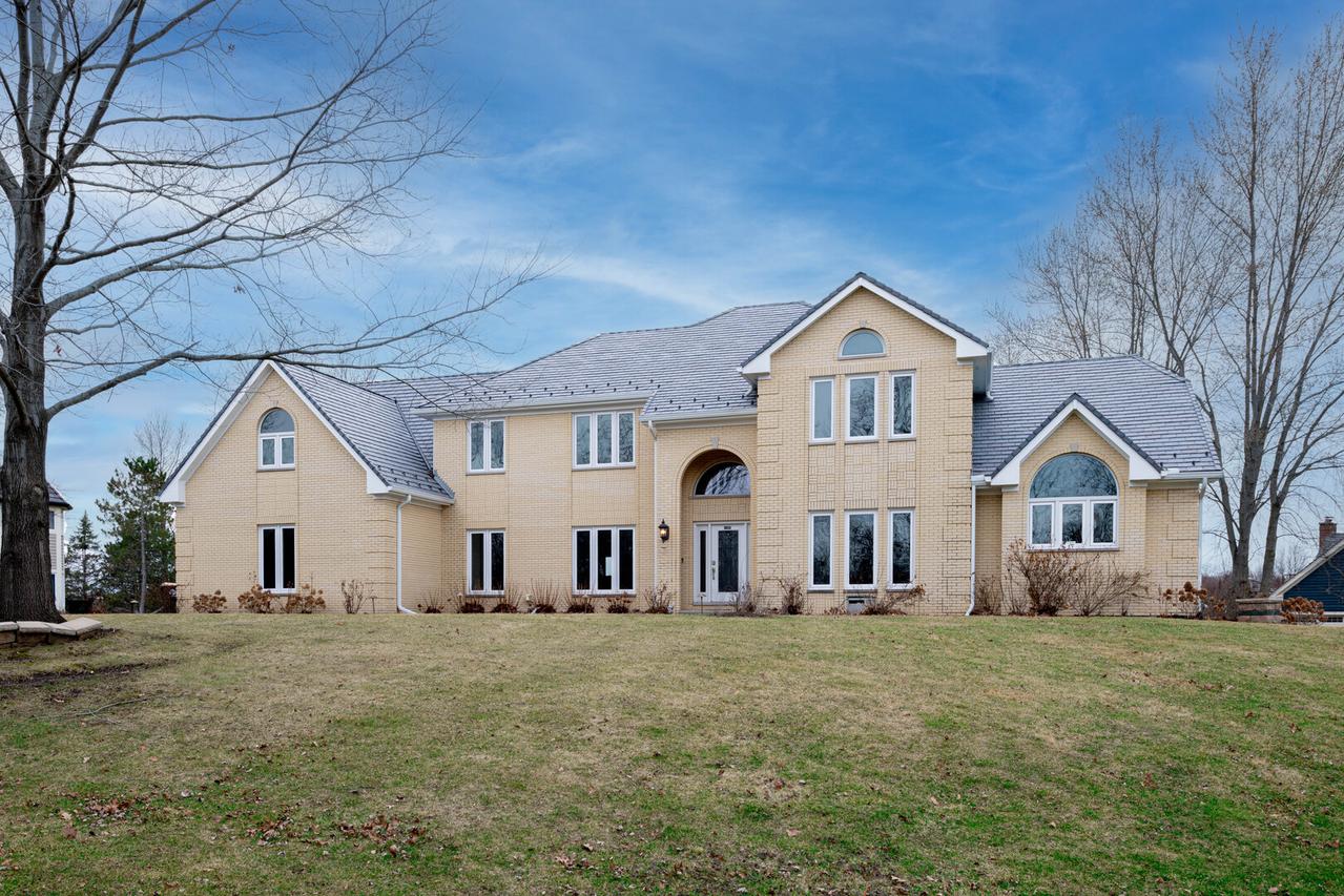 3821 Nottingham Dr., Long Grove, IL 60047