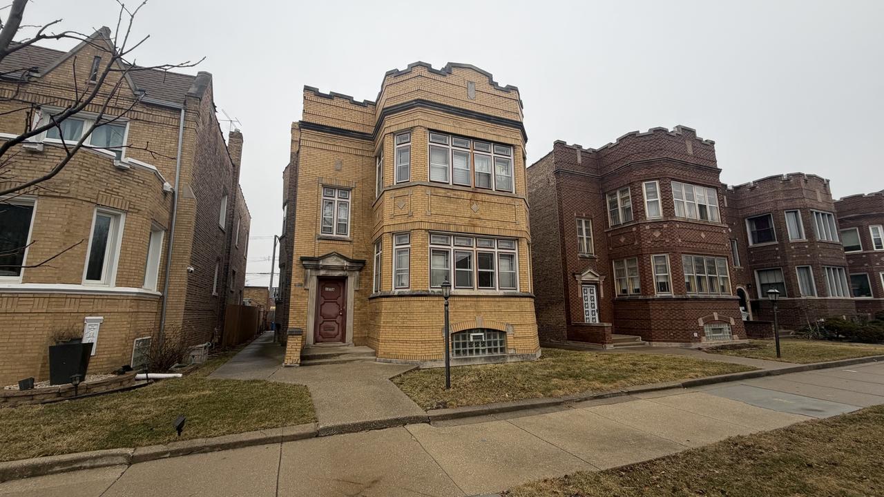 8236 S May St., Chicago, IL 60620