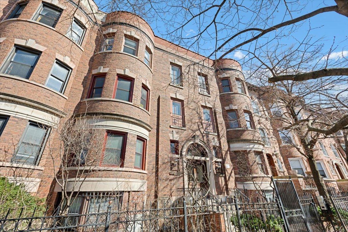 4059 N Sheridan Rd. #3, Chicago, IL 60613