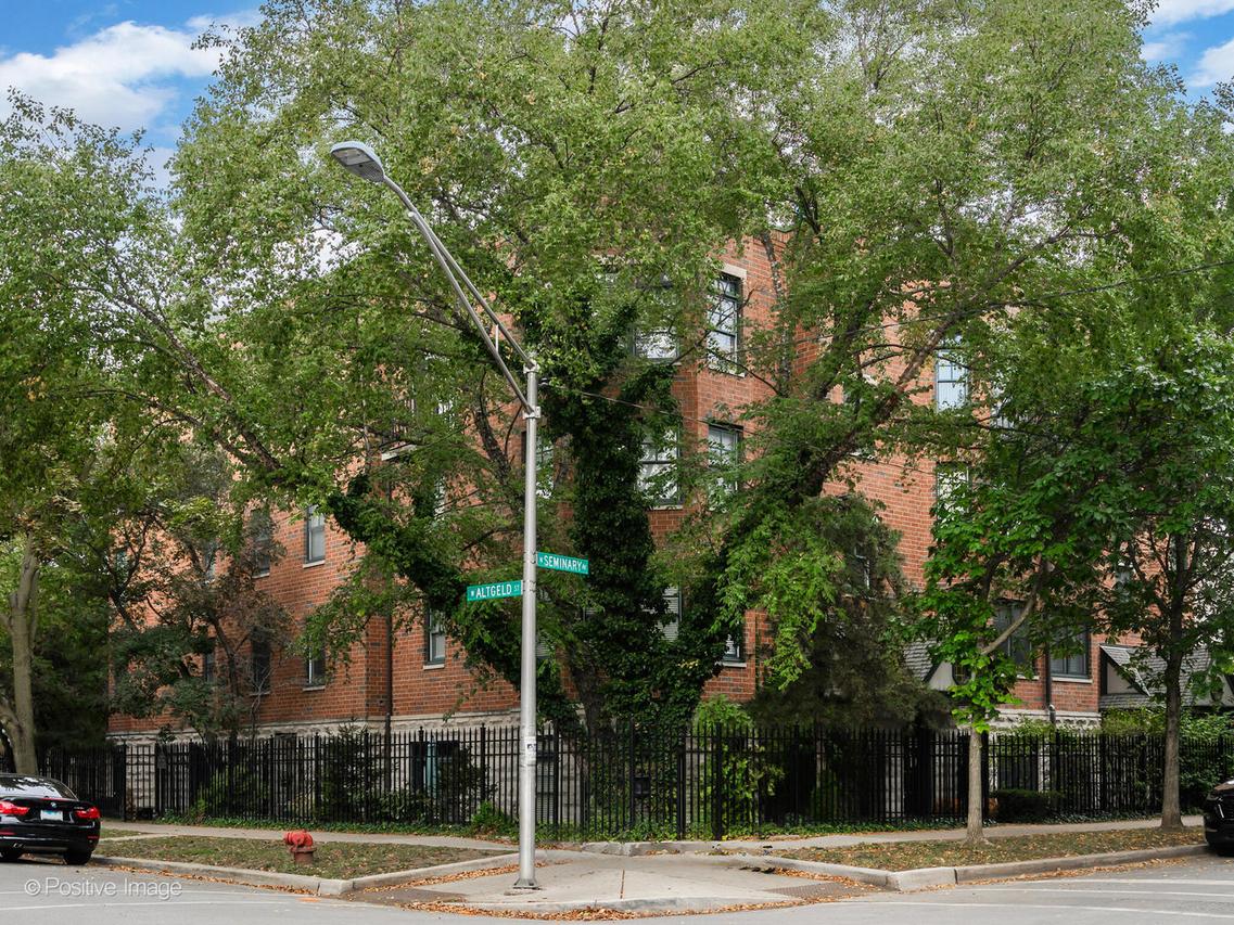 2500 N Seminary Ave. #3W, Chicago, IL 60614